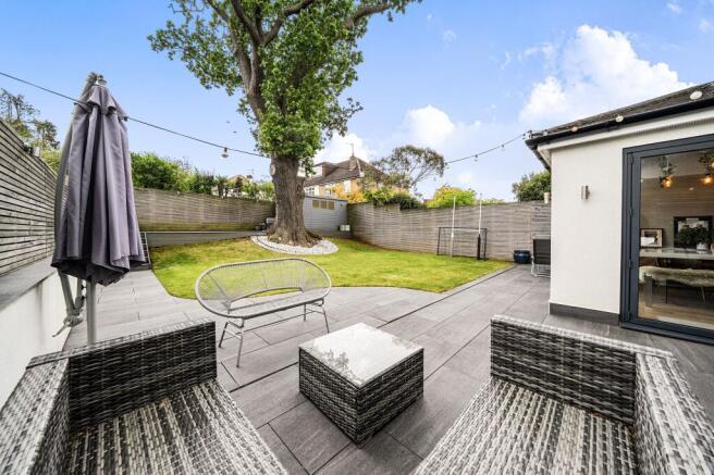 Evelyn Avenue, Ruislip, HA4 photo 4