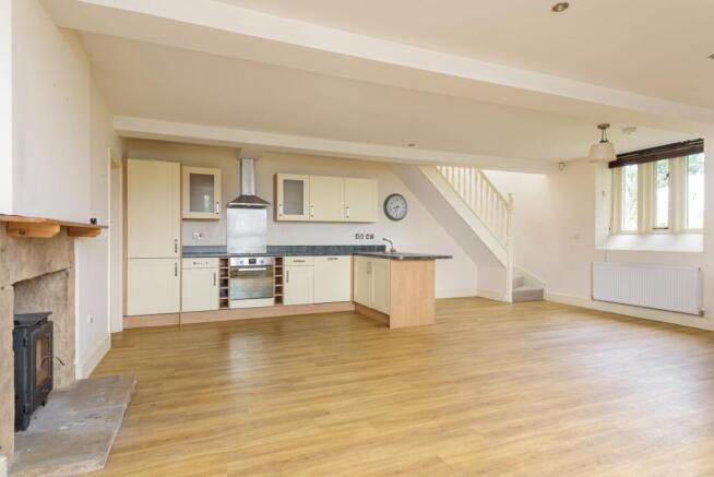 OPEN PLAN LOUNGE/KITCHEN
