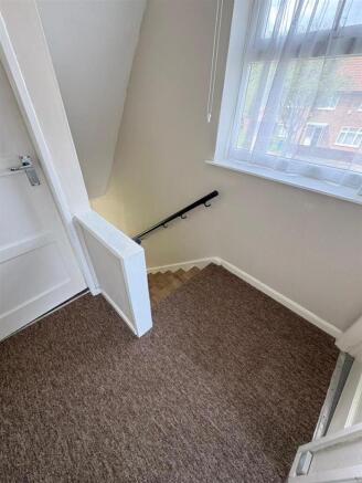 2 bed End of Terrace to rent Image 6