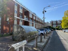 42, Maskelyne Close, London SW11 4AA