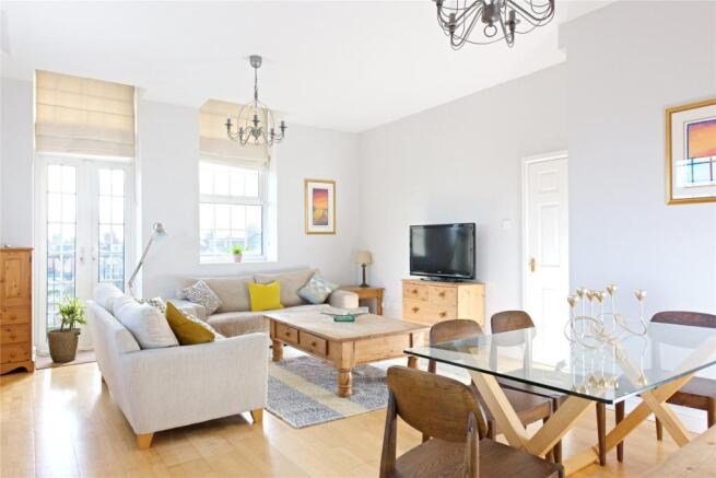 Sitting/Dining Room