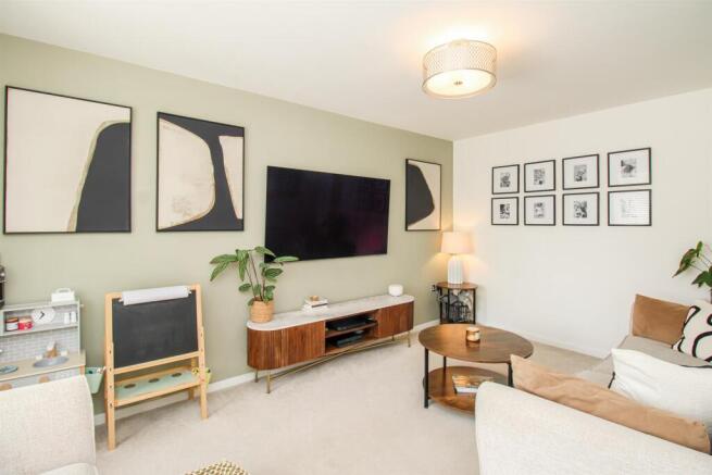 4 bed Detached for sale Image 7