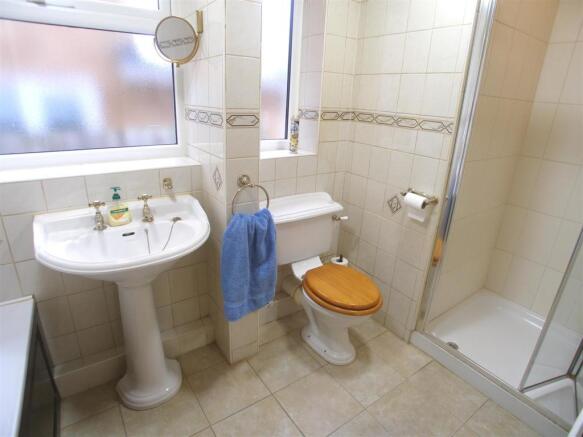 Bath/Shower Room
