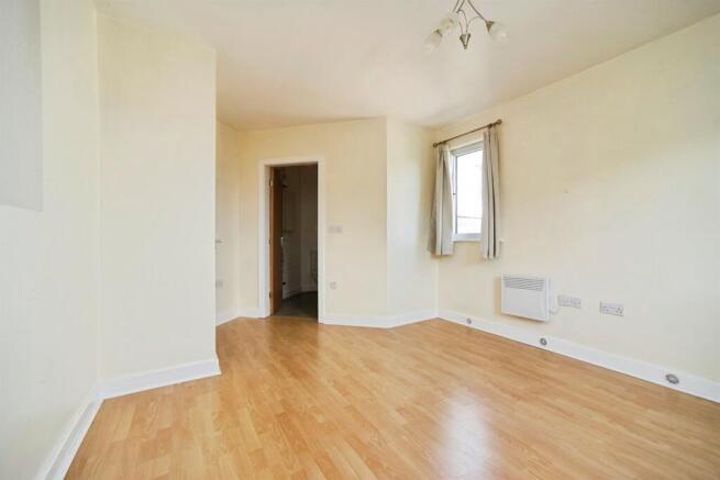 2 bed Apartment for sale Image 8