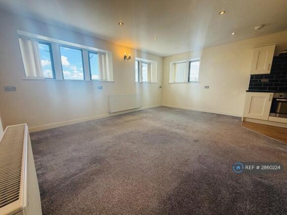2 bed Flat to rent Image 4