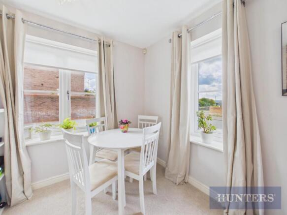 4 bed Semi-Detached for sale Image 5