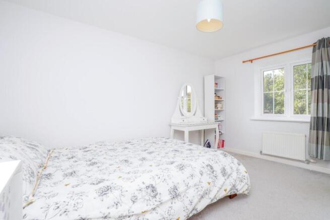 4 bed Detached for sale Image 9