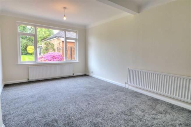 Bedroom 3 / Dining Room: