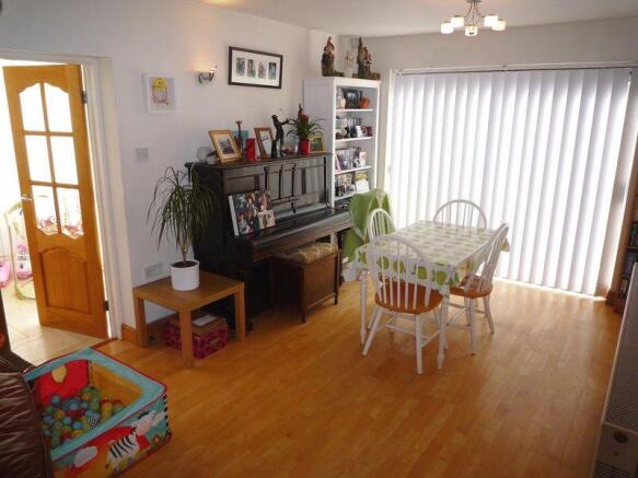 Lounge/Dining Room
