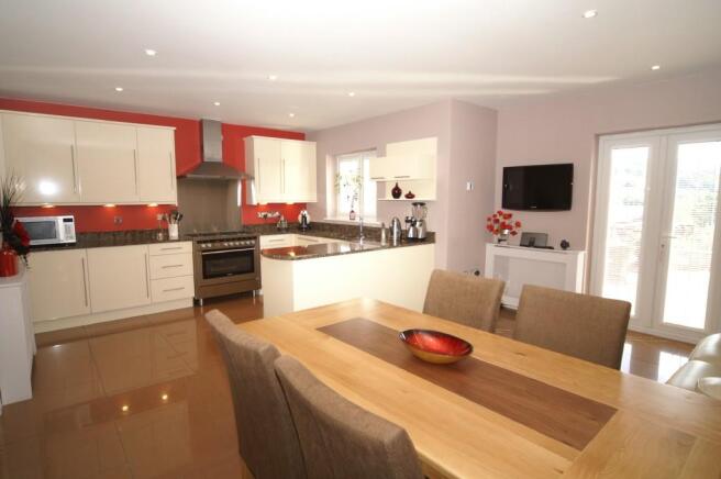 LIVING/DINING/KIT