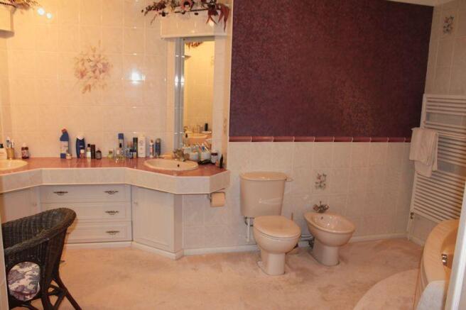 En-Suite Bathroom