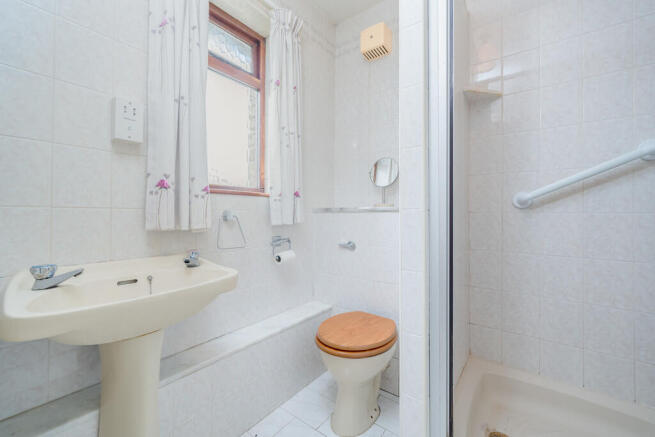 3 bed Detached for sale Image 8