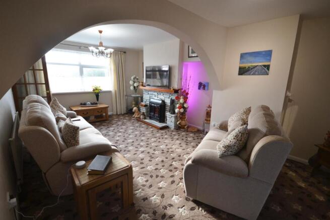 LOUNGE 1.jpg