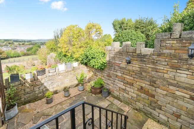 3 bed Terraced for sale Image 6