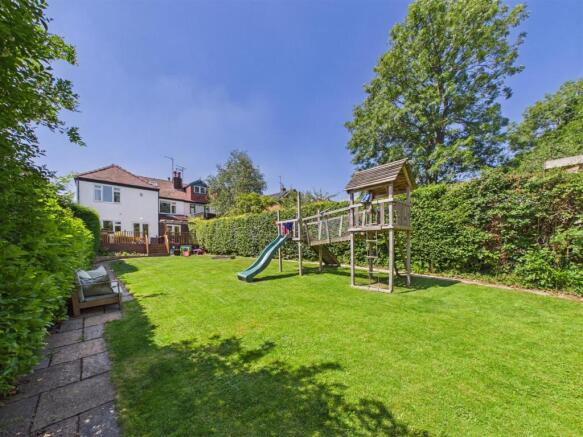5 bed House for sale Image 4