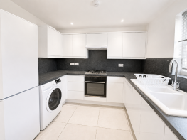 Flat 1, 14a Lincoln Court, Rickard Close, Hendon, London NW4 4XH