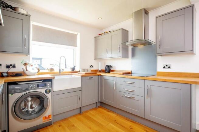 3 bed Semi-Detached for sale Image 9
