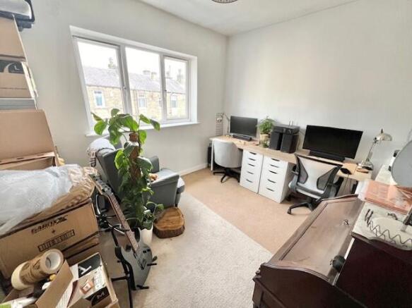 2 bed Apartment to rent Image 9