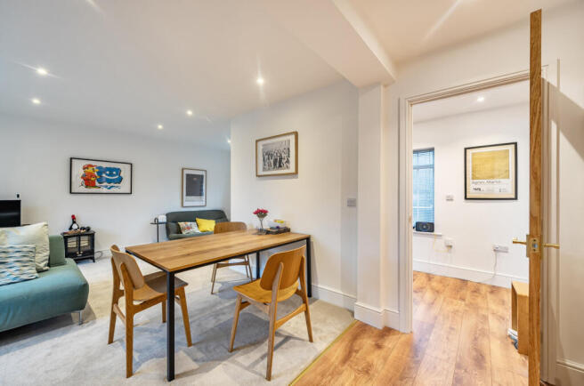 4 bed Semi-Detached for sale Image 4