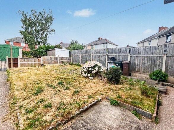 3 bed Semi-Detached to rent Image 11
