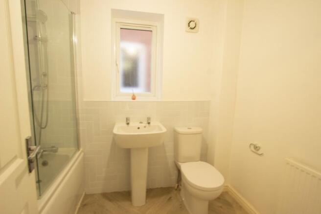 3 bed Semi-Detached to rent Image 11