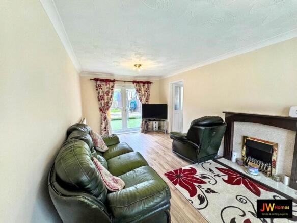 LIVING ROOM 1 (11)