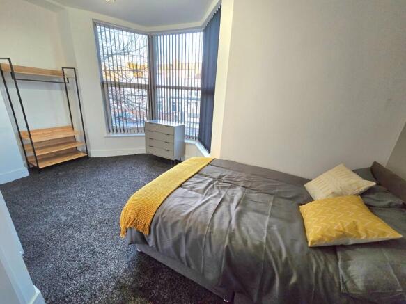 6 bed Terraced to rent Image 11