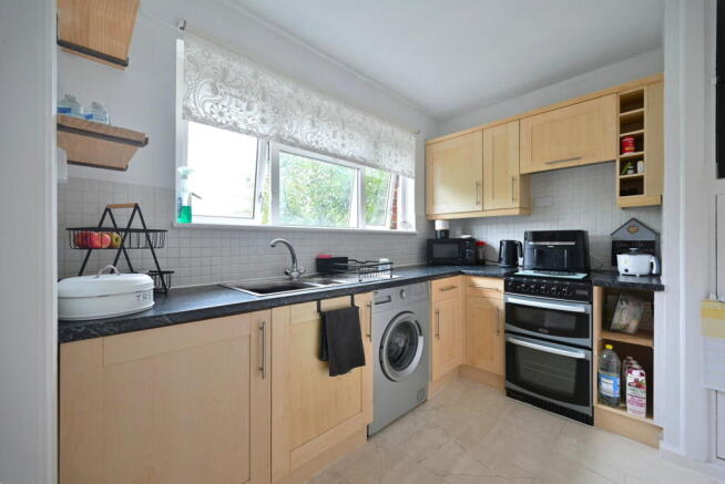 2 bed Flat for sale Image 7