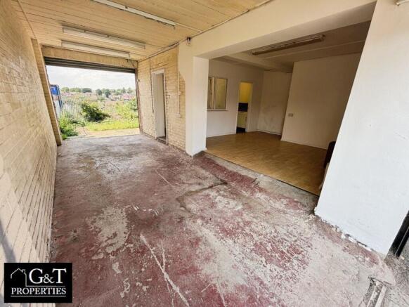 UNIT/GARAGE