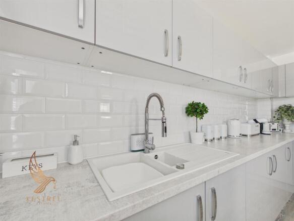 3 bed Detached for sale Image 6