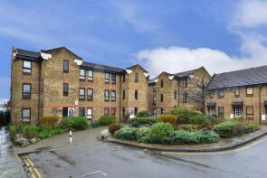 81, Wedmore Gardens, London N19 4SY