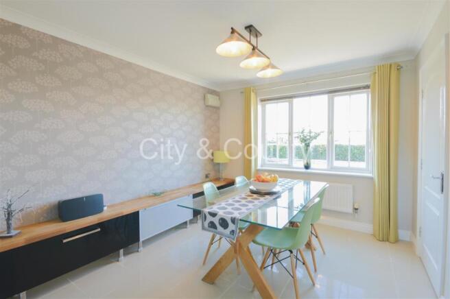 Dining room.jpg
