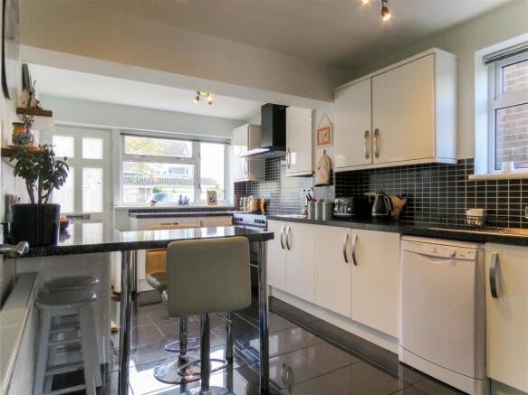 Kitchen .JPG