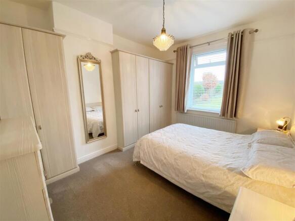 Bedroom 2 pic 2.jpg