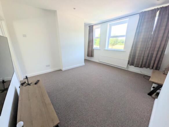 3 bed Not Specified to rent Image 4