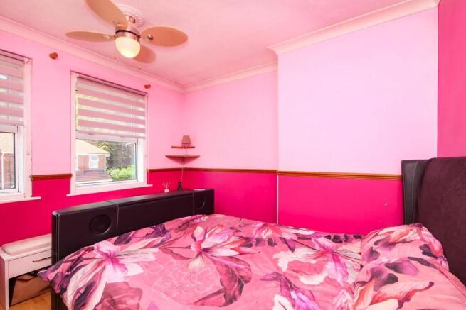 3 bed Terraced for sale Image 10