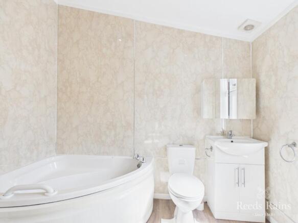 2 bed Detached for sale Image 8