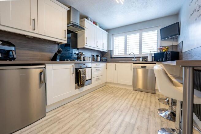 Penmoor Close, Long Eaton, NG10 photo 2