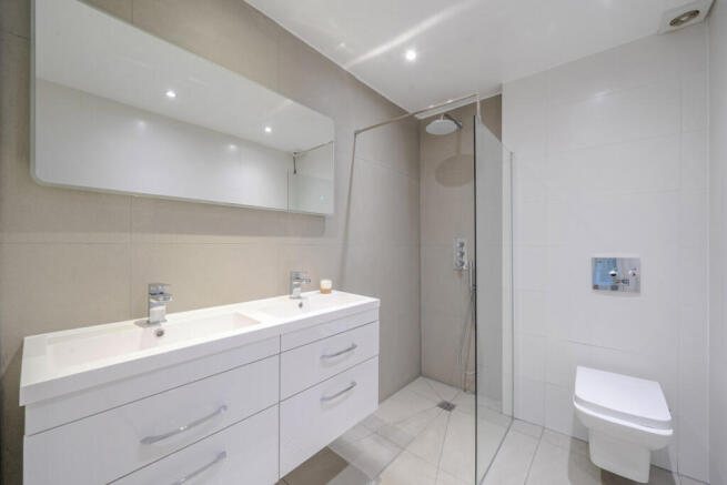 1394912-3-695bb6b...