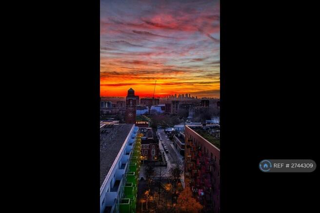 London Facing Balcony With Sunset Views