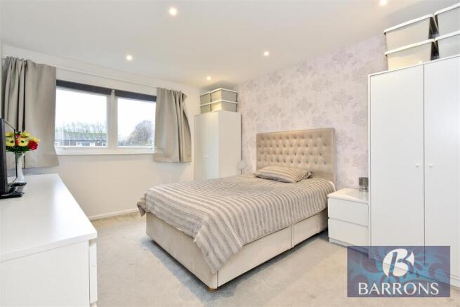 Wheatcroft, Cheshunt photo 4