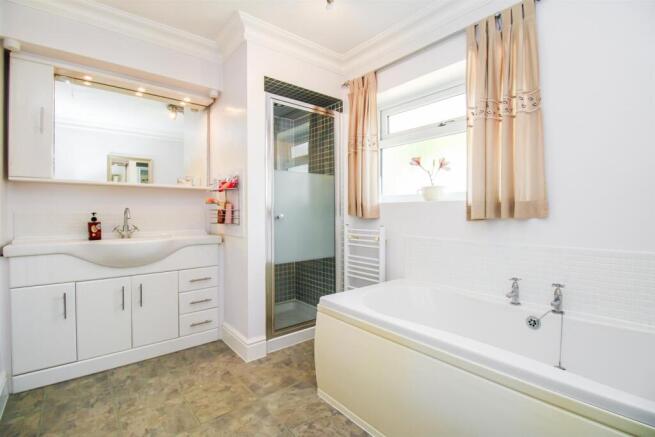 3 bed Detached for sale Image 11