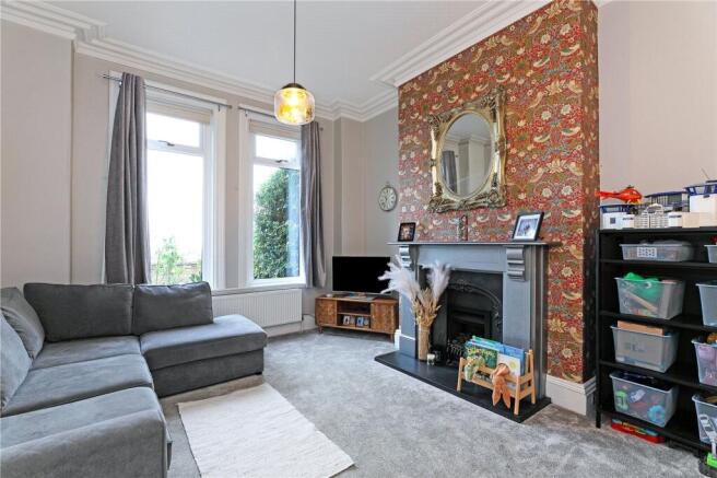 5 bed Detached for sale Image 7