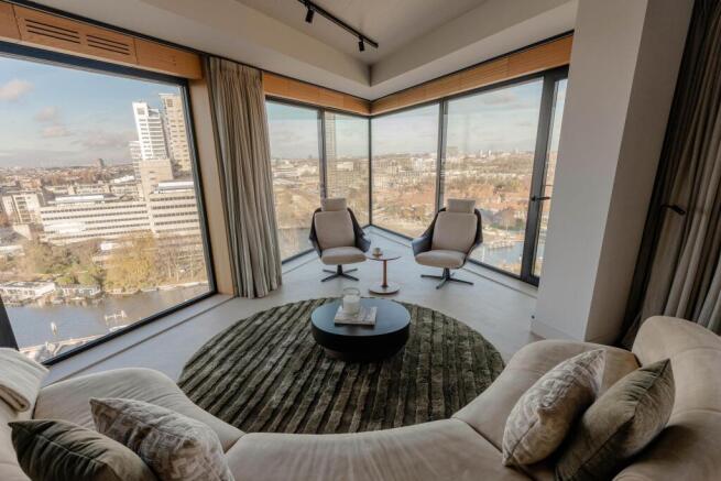 Korte Ouderkerkerdijk 1 P 3 1096 AC AMSTERDAM image 2