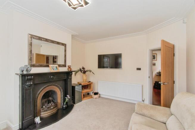 2 bed Semi-Detached for sale Image 5