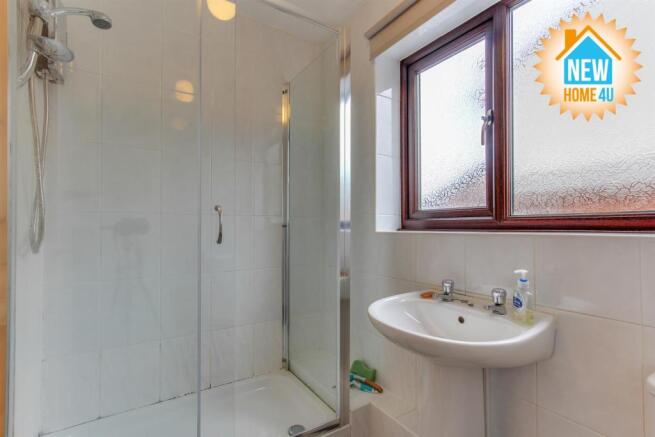 FAMILY BATHROOM: