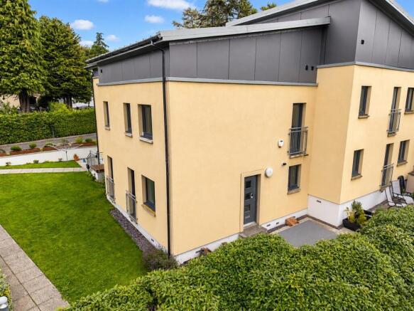 8 Glamis Gardens Dundee-2.jpg