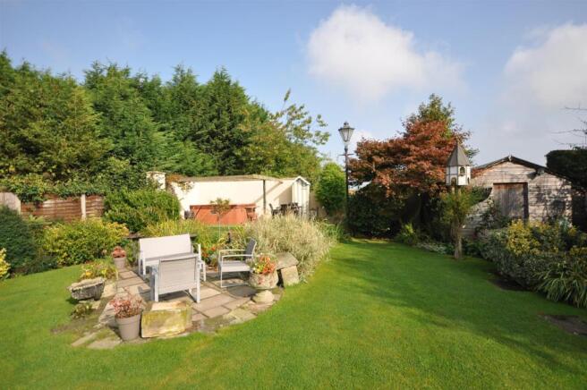 FURTHER VIEW OF REAR GARDEN