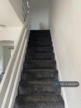 2 bed Terraced to rent Image 9