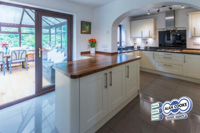 BREAKFAST KITCHEN
